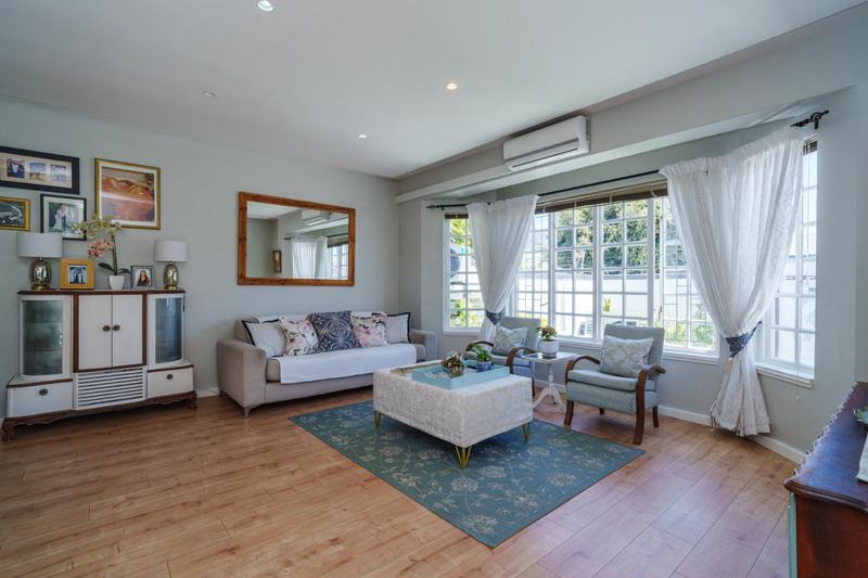 2 Bedroom Property for Sale in Harfield Village Western Cape